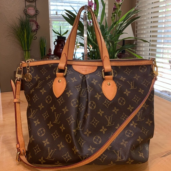 Louis Vuitton Palermo PM - Picture 1 of 16